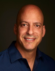 Konstantinos (Dino) Varas