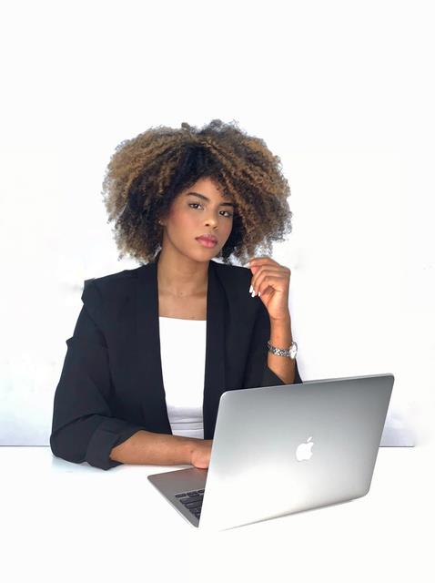 EMILY DE LA ROSA MOQUETE