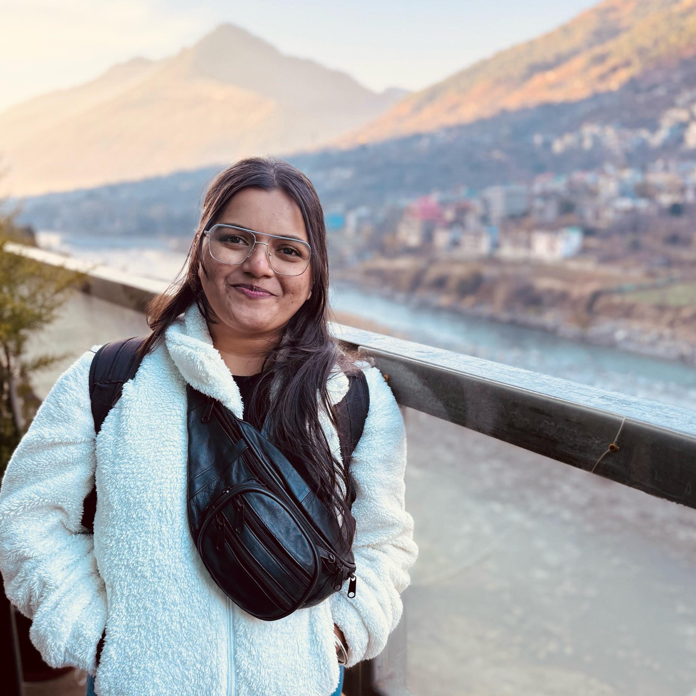 SALONI VADULEKAR