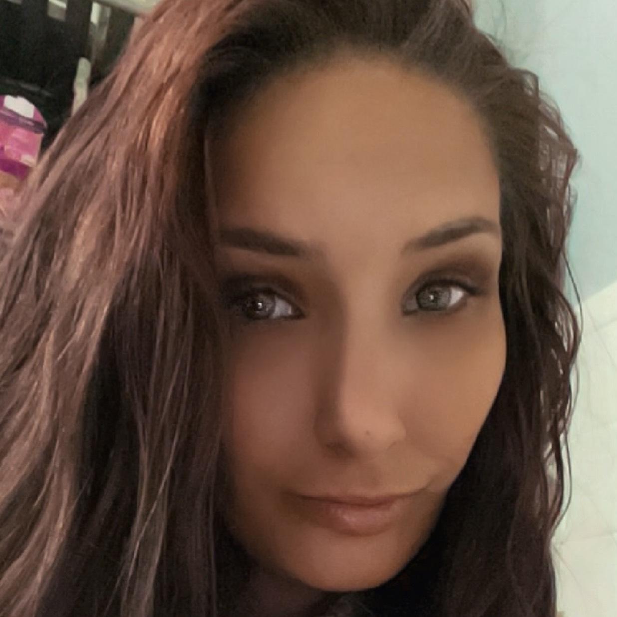 Breanna Flores