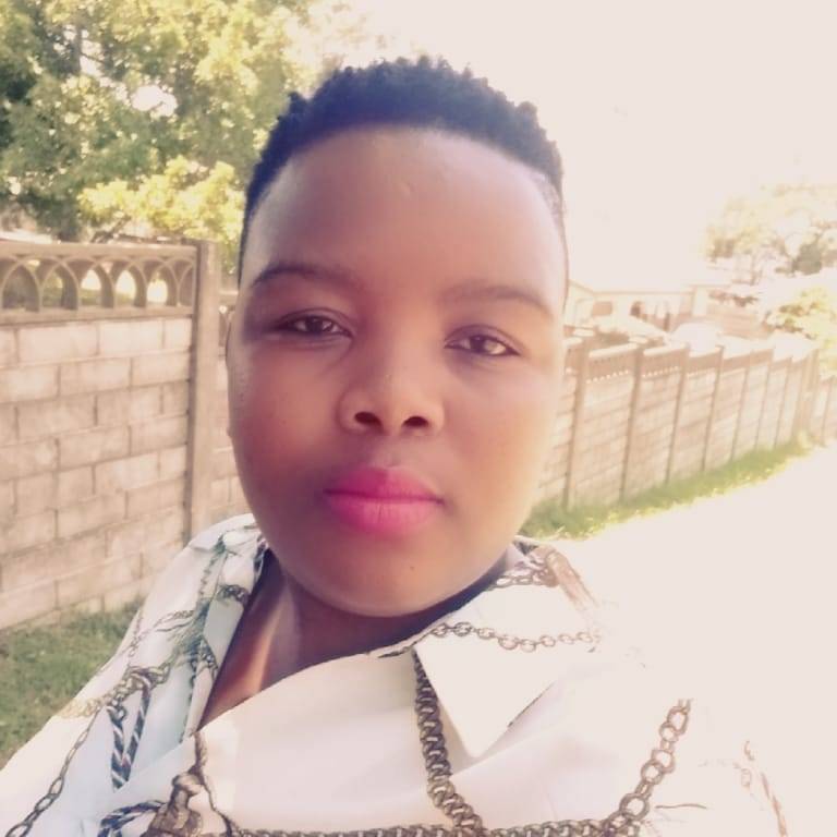 Happiness phindile Vezi