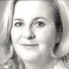 Dr. Daniela Stastny
