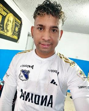 JUNIOR PUERTA