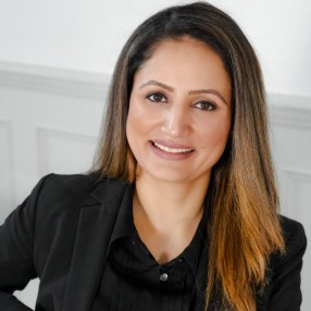 SUMIT KAUR (DENTIST)