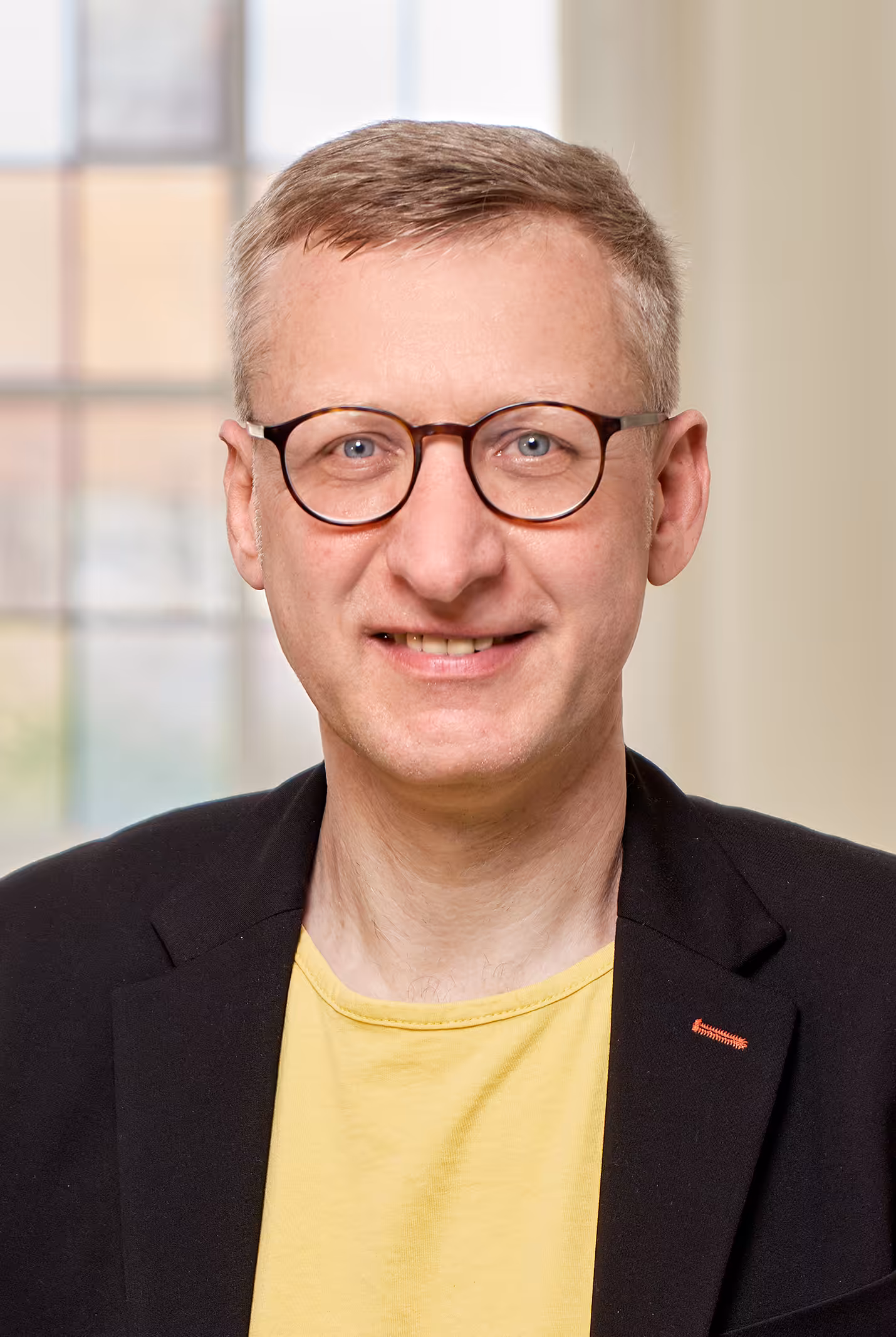 Dr. Dirk Hofmeister