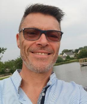Denis ROBERT