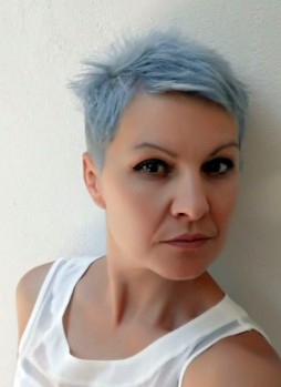 LARA BREDA