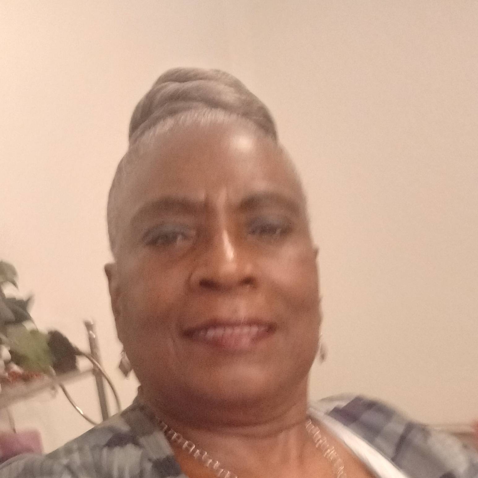 Lynda Diggles