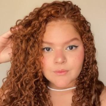 JÚLIA JADINY CRUZ