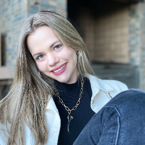 Ana María Proaño Suárez